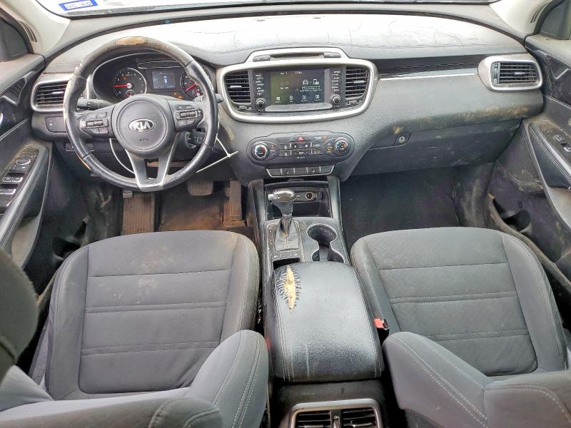 2017 Kia Sorento VIN 5XYPG4A31HG217637 COPART salvage auction — REAR END, TX - SALVAGE VEHICLE TITLE, sold $375 on 2026-07-13 (photo 8)