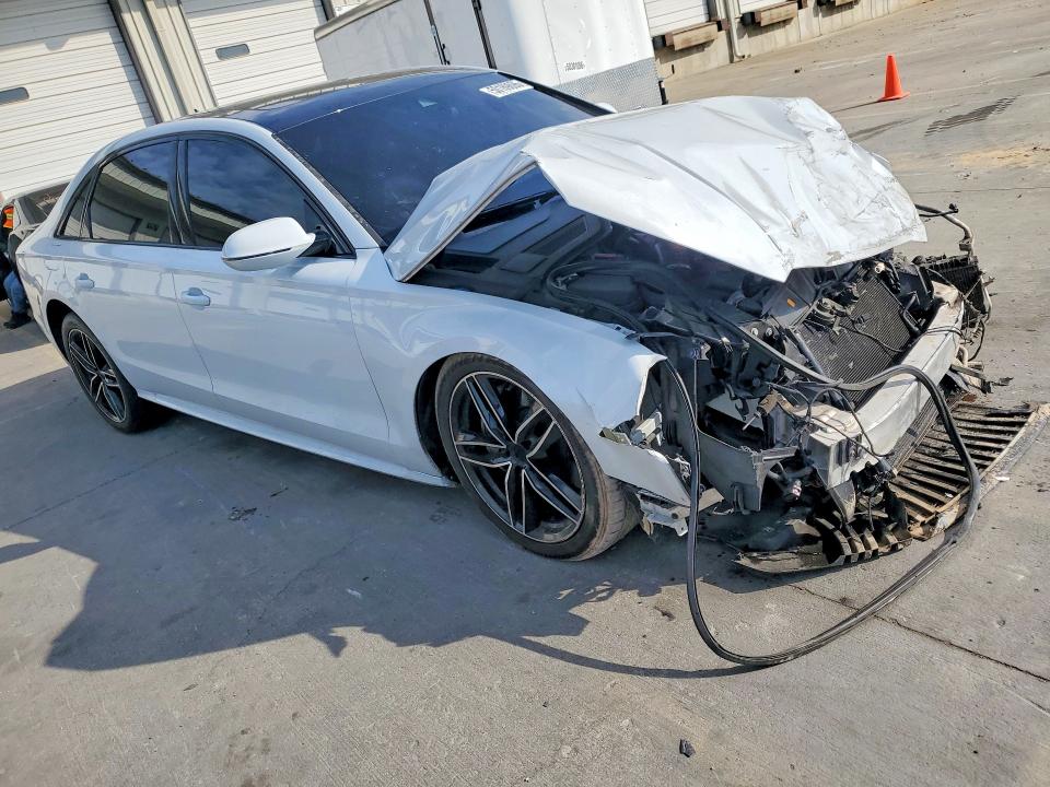 2017 Audi A8 VIN WAU44AFD6HN017127 COPART salvage auction — FRONT END, KY - CERT OF TITLE-SALVAGE, sold $1,650 on 2026-07-02 (photo 4)