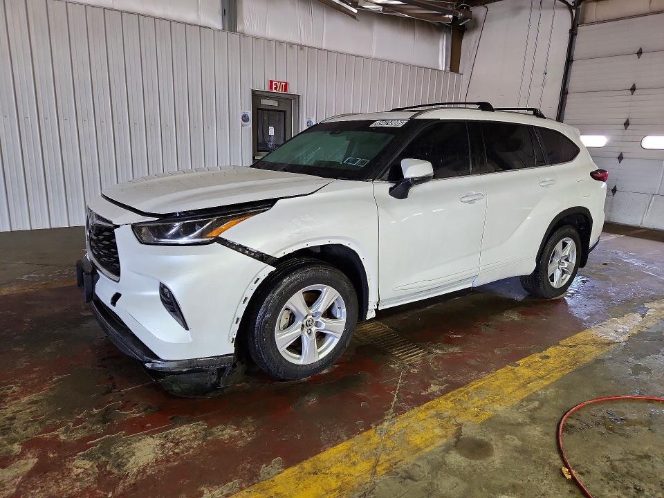 2022 Toyota Highlander VIN 5TDFZRBH0NS200808 COPART salvage auction — SIDE, In - Certificate Of Title, sold $1,600 on 2026-07-21 (photo 1)