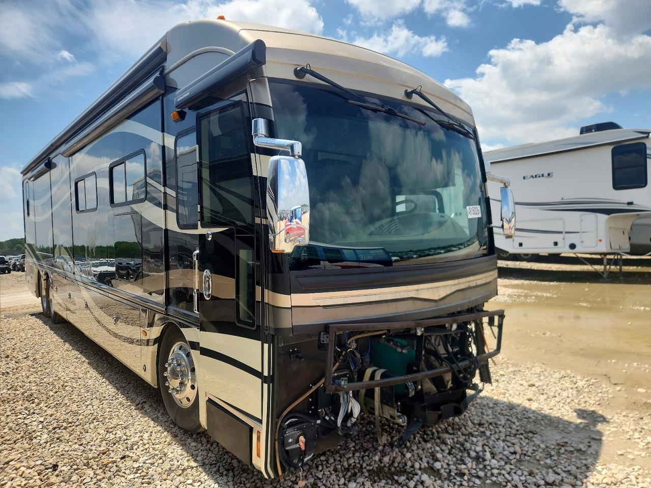 2010 Spartan Motorhome VIN 4VZAU1C90AC071612 — COPART salvage auction photo