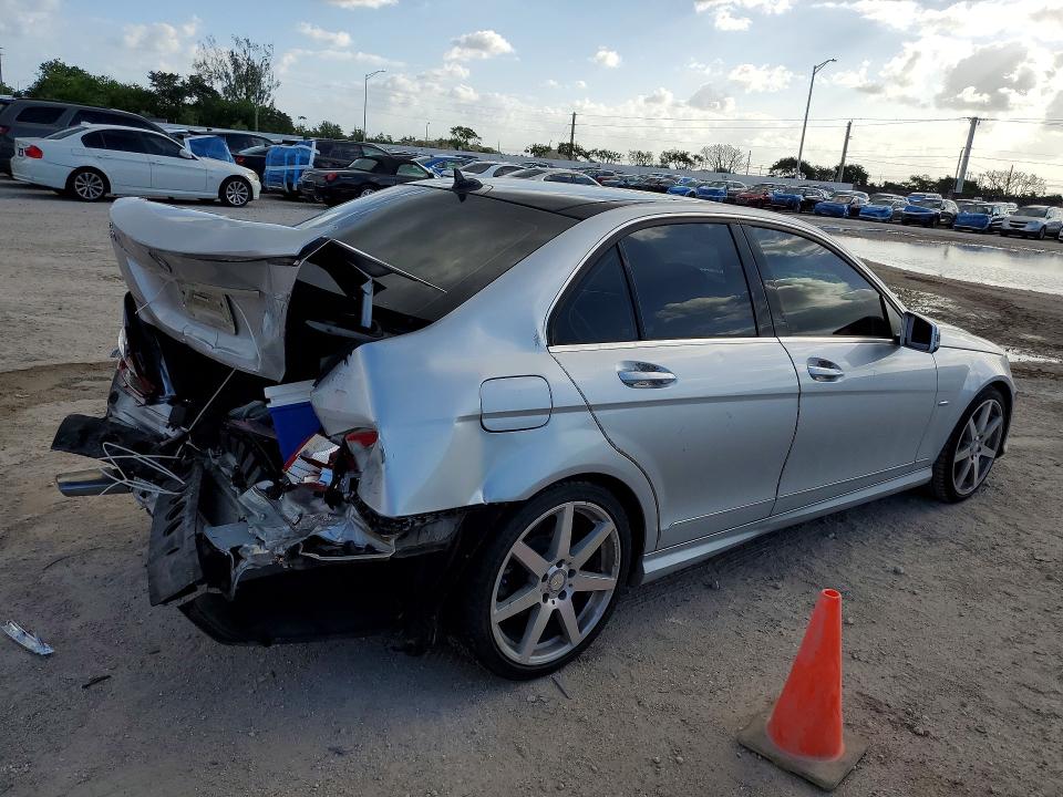 2012 Mercedes-benz C-klasse VIN WDDGF4HB1CR236222 COPART salvage auction — REAR END, Fl - Cert Of Title Slvg Rebuildable, sold $650 on 2026-08-03 (photo 3)