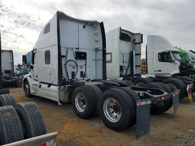 2019 Peterbilt - VIN 1XPBDP9X0KD622369 COPART salvage auction — NORMAL WEAR, WI - DIS/DLR/EXP ONLY CLEAN TITLE, sold $8,300 on 2026-07-11 (photo 3)
