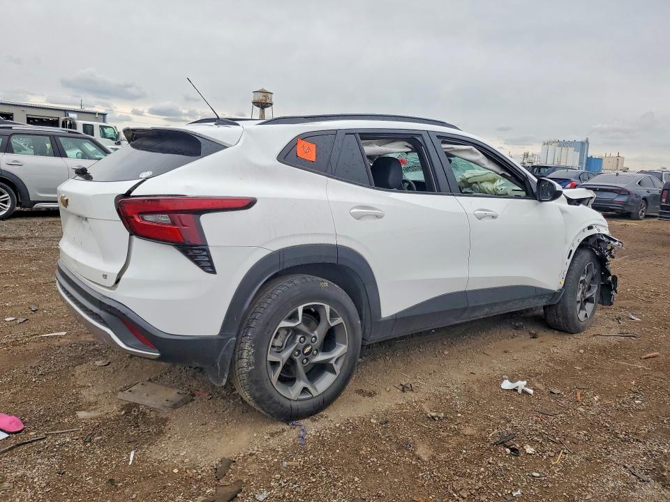 2024 Chevrolet Trax VIN KL77LHE27RC241142 COPART salvage auction — FRONT END, Il - Certificate Of Title, sold $3,400 on 2026-07-15 (photo 3)