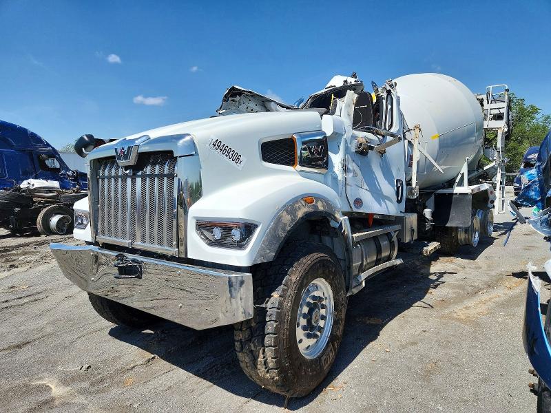 2026 Western star/auto car VIN 5KKHBPDV9TLWF5816 COPART salvage auction — ROLLOVER, IL - SALVAGE CERTIFICATE, sold $45,250 on 2026-07-09 (photo 2)