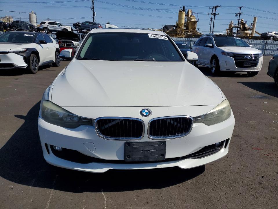 2015 BMW 3er VIN WBA3C1C54FK119357 COPART salvage auction — SIDE, Salvage Title, sold $1,600 on 2026-07-15 (photo 5)