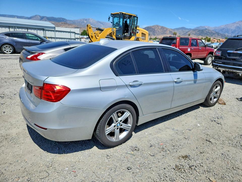 2013 BMW 3er VIN WBA3A5G53DNP24747 COPART salvage auction — REAR END, Ca - Salvage Certificate, sold $2,700 on 2026-07-08 (photo 3)