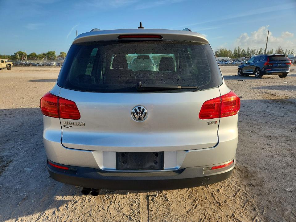 2017 Volkswagen Tiguan VIN WVGAV7AX2HK044961 COPART salvage auction — FRONT END, Salvage Title, sold $725 on 2026-08-18 (photo 6)