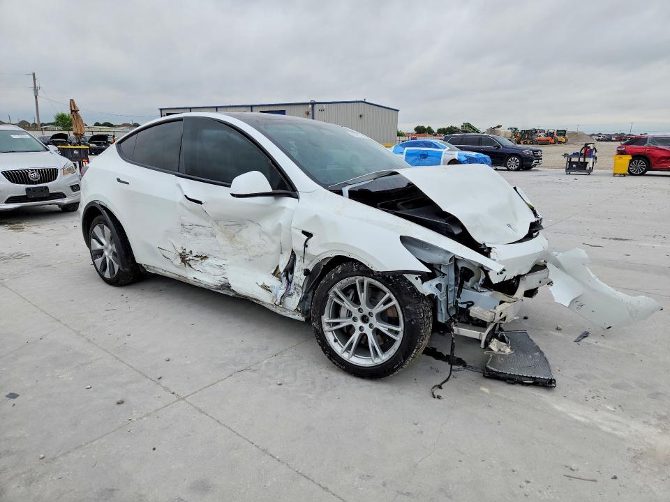 2020 Tesla Model y VIN 5YJYGDEE1LF053998 COPART salvage auction — FRONT END, Tx - Salvage Vehicle Title, sold $6,200 on 2026-07-31 (photo 4)