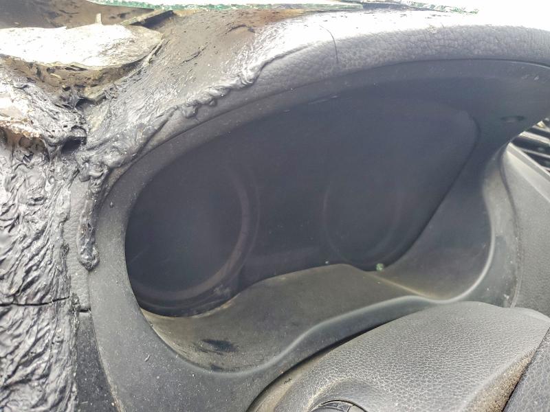 2016 Hyundai Azera VIN KMHFH4JG9GA518680 COPART salvage auction — BURN, TX - NONREPAIRABLE TITLE (P), sold $100 on 2026-07-20 (photo 9)