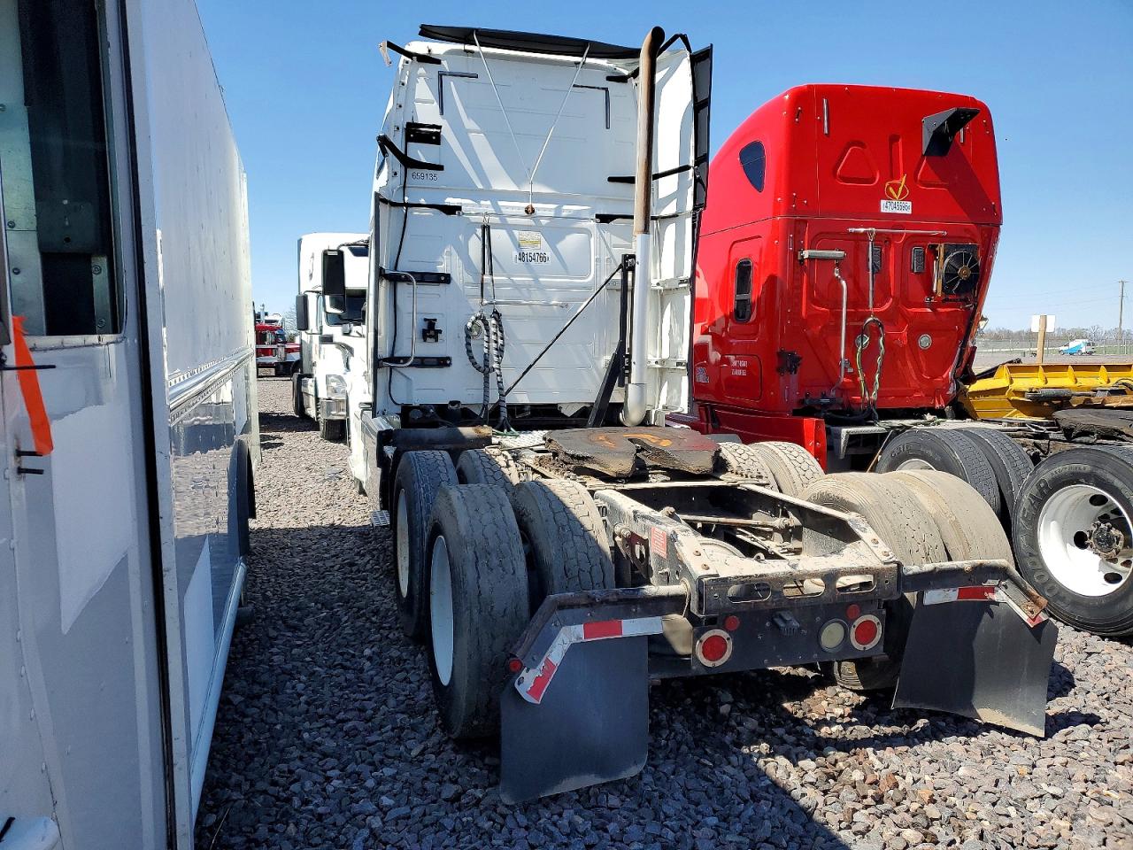 2013 Volvo VNL VIN 4V4NC9EG0DN139775 COPART salvage auction — Top/Roof, TX - CERTIFICATE OF TITLE, sold $1,700 on 2026-07-07 (photo 3)