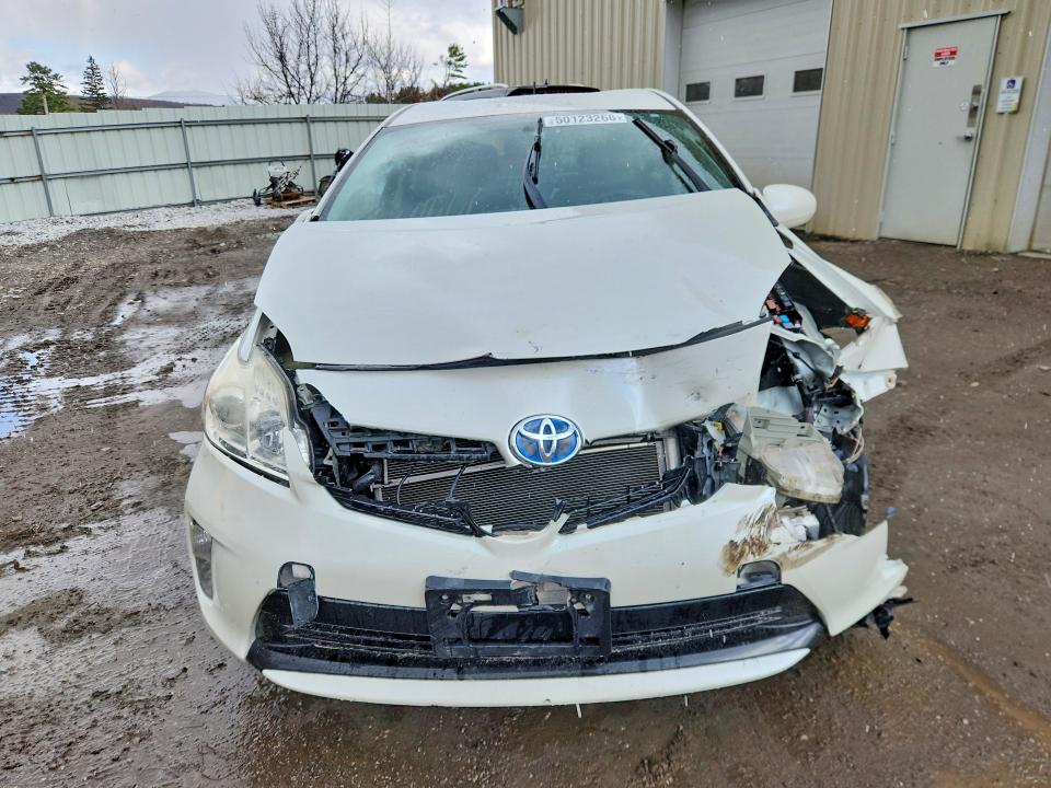 2015 Toyota Prius VIN JTDKN3DU0F1876188 COPART salvage auction — FRONT END, Vt - Cert Of Title-Salvage Vehicle, sold $1,750 on 2026-07-20 (photo 5)