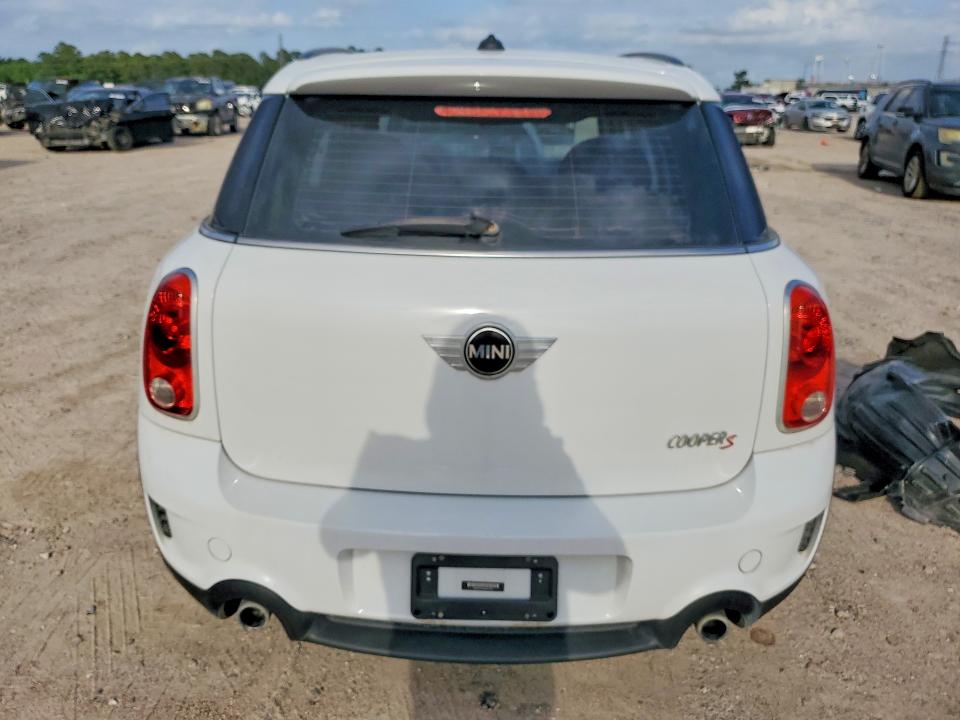 2013 Mini Cooper VIN WMWZC5C54DWP31601 COPART salvage auction — MINOR DENT/SCRATCHES, Tx - Bonded Title - Clean, sold $12,500 on 2026-07-28 (photo 6)