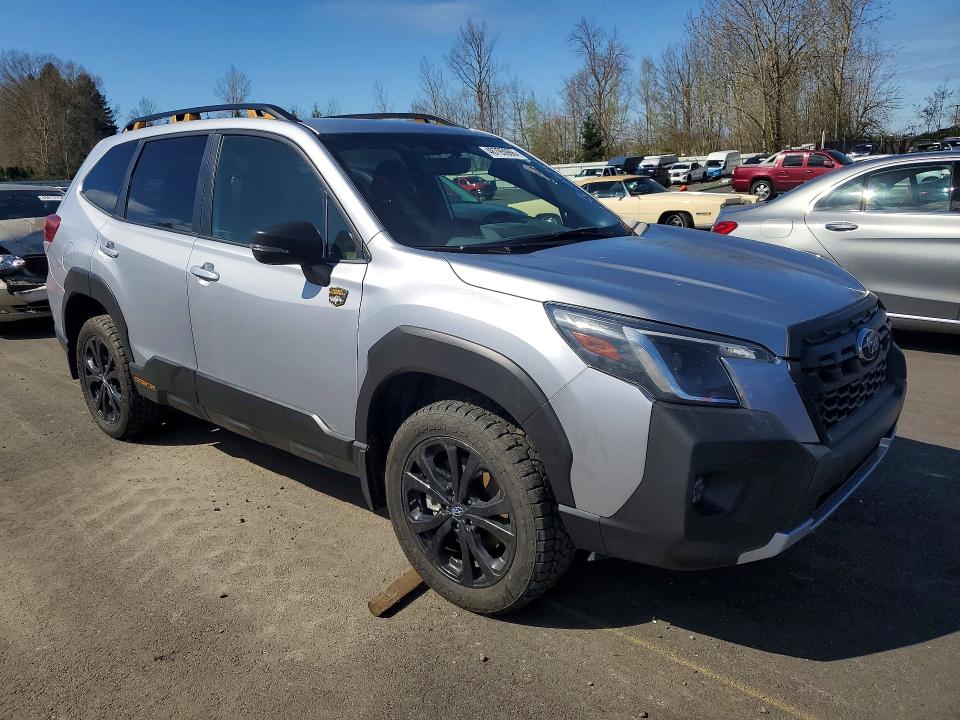 2025 Subaru Forester VIN JF2SKAHC6SH401338 COPART salvage auction — VANDALISM, Or - Lien Papers Salvage, sold $2,150 on 2026-07-22 (photo 4)