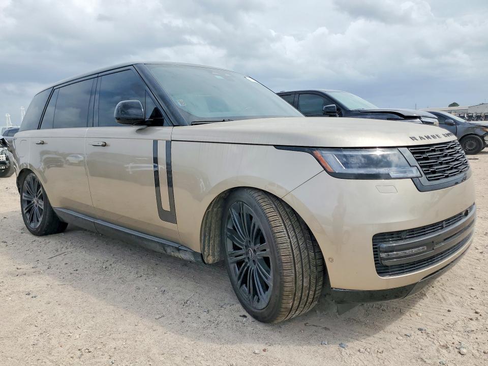 2025 Land rover RANGE ROVER VIN SALKPBFU8SA290259 COPART salvage auction — SIDE, Tx - Salvage Vehicle Title, sold $68,000 on 2026-07-02 (photo 4)