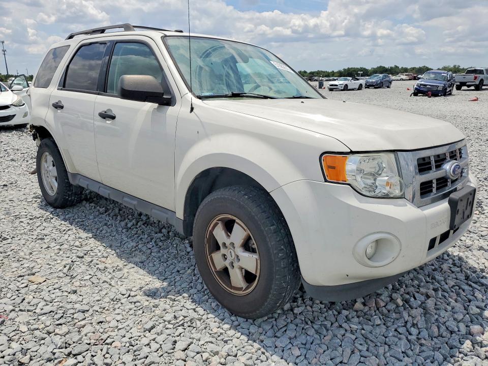 2011 Ford Escape VIN 1FMCU0D70BKB95917 COPART salvage auction — REAR END, Fl - Cert Of Title Slvg Rebuildable, sold $925 on 2026-07-02 (photo 4)