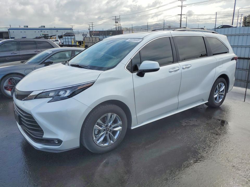 2025 Toyota VIN 5TDJRKEC4SS261172 COPART salvage auction — FRONT END, Ca - Salvage Certificate, sold $25,500 on 2026-07-06 (photo 1)