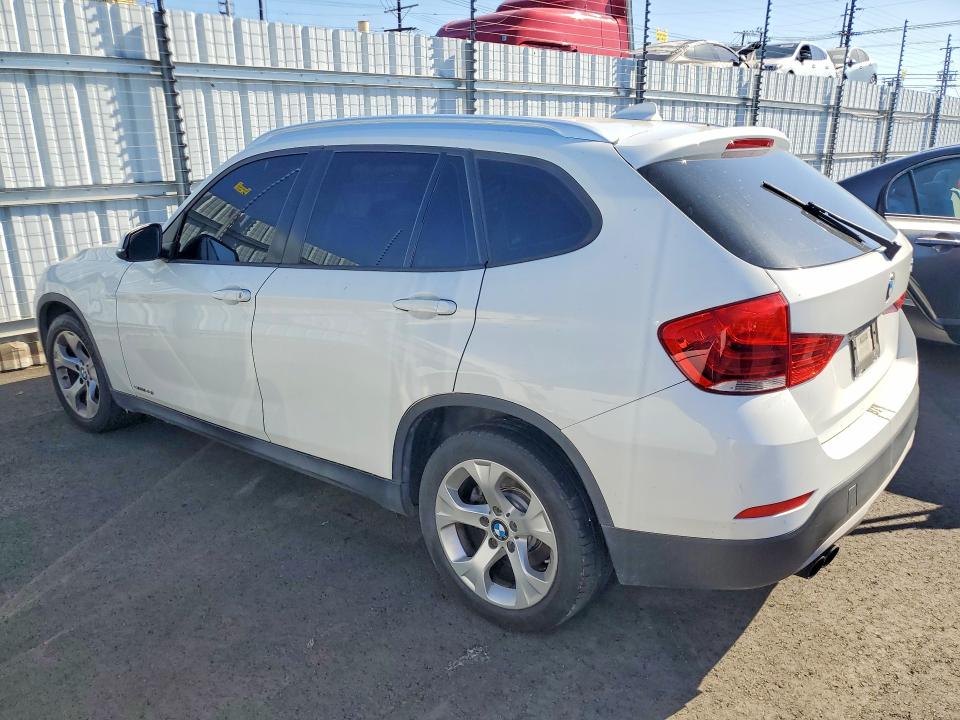 2015 BMW X1 VIN WBAVM1C54FVW56833 COPART salvage auction — MINOR DENT/SCRATCHES, Ca - Dis/Dlr/Exp Only Clean Title, sold $1,150 on 2026-07-08 (photo 2)