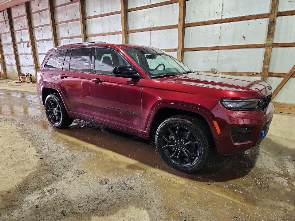 2024 Jeep Cherokee VIN 1C4RJYB63R8534354 COPART salvage auction — HAIL, Salvage Title, sold $15,400 on 2026-08-03 (photo 4)