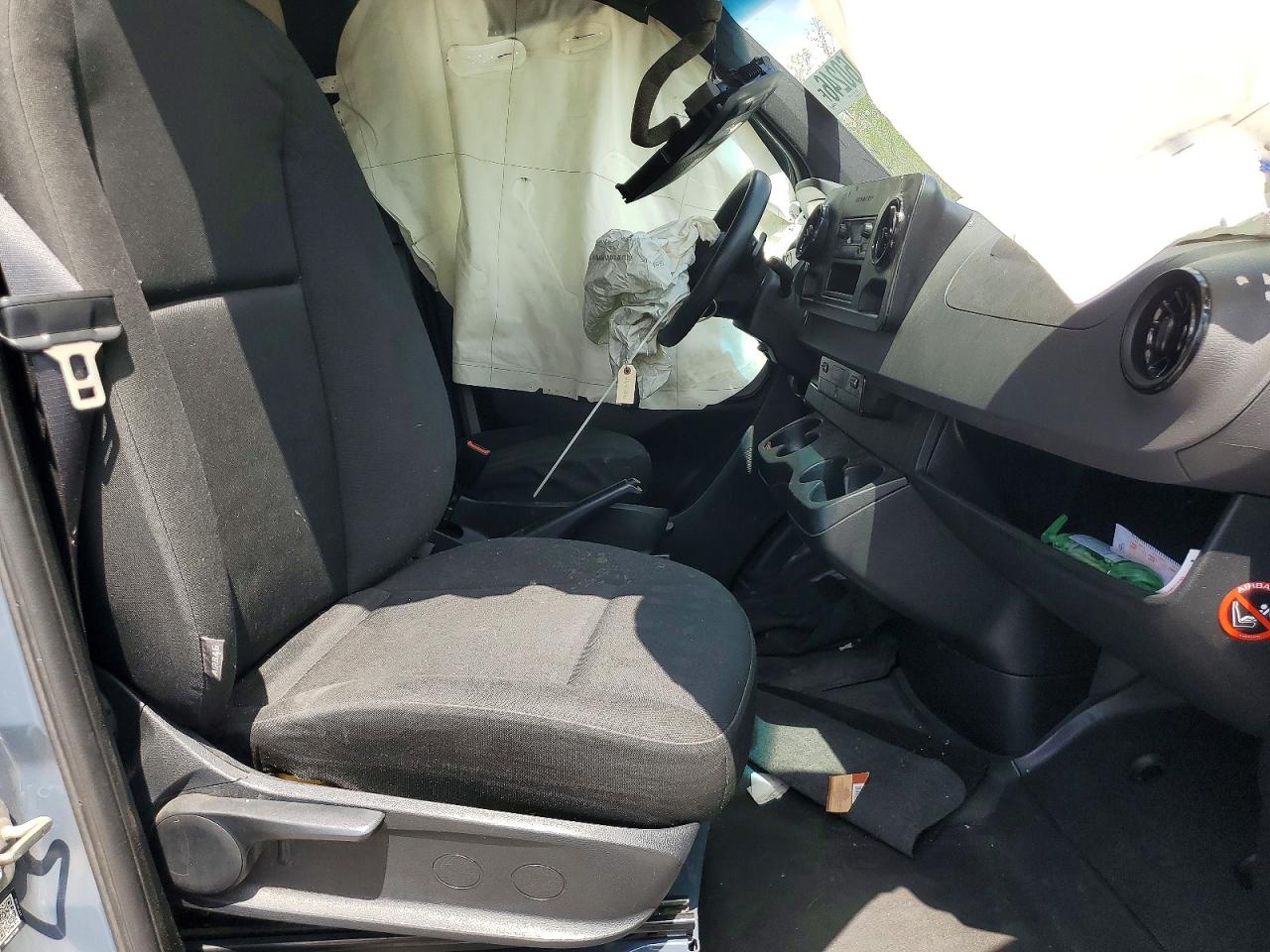2019 Mercedes-Benz Sprinter VIN WD4PF1CD5KP140742 COPART salvage auction — All Over, MO - SALVAGE CERTIFICATE OF TITLE, sold $2,900 on 2026-07-09 (photo 5)