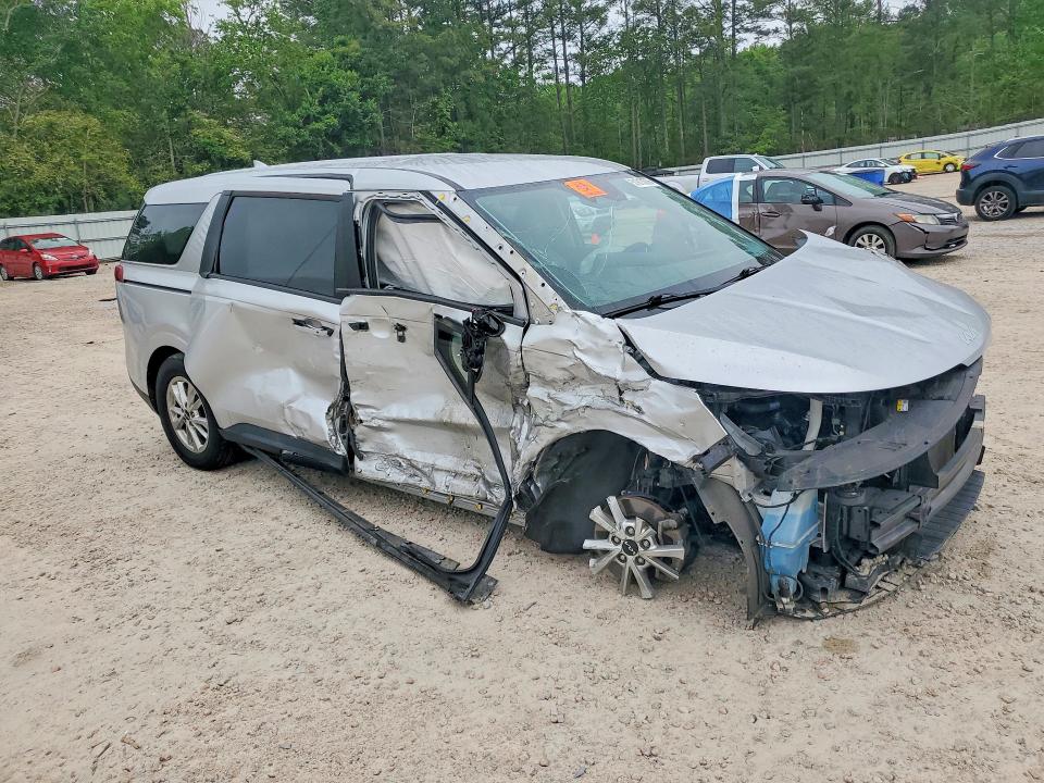 2023 Kia VIN KNDNB4H35P6193131 COPART salvage auction — SIDE, Nc - Salvage Certificate Of Title, sold $2,100 on 2026-07-17 (photo 4)