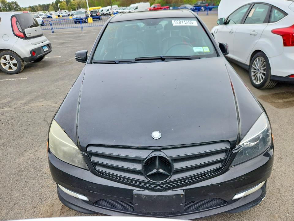 2011 Mercedes-benz C class VIN WDDGF8BB5BR138132 COPART salvage auction — MINOR DENT/SCRATCHES, Ny - Certificate Of Title, sold $1,450 on 2026-07-09 (photo 5)