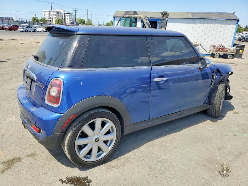 2008 Mini Cooper VIN WMWMF73518TV39489 COPART salvage auction — FRONT END, CA - SALVAGE CERTIFICATE, sold $575 on 2026-07-27 (photo 3)
