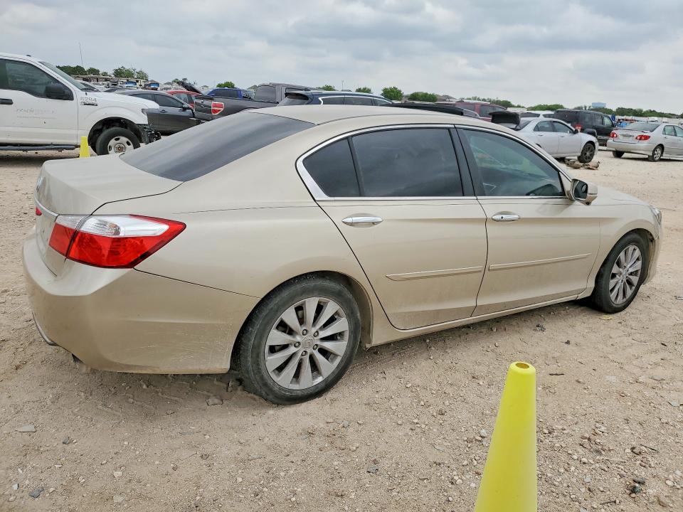 2013 Honda Accord VIN 1HGCR2F78DA146988 COPART salvage auction — SIDE, Tx - Salvage Vehicle Title, sold $1,750 on 2026-07-02 (photo 3)