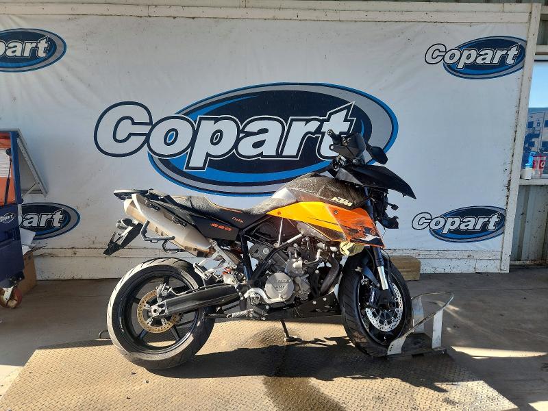 2010 Ktm 990 VIN VBKVS9406AM970054 COPART salvage auction — FRONT END, Tx - Salvage Vehicle Title, sold $100 on 2026-07-16 (photo 1)