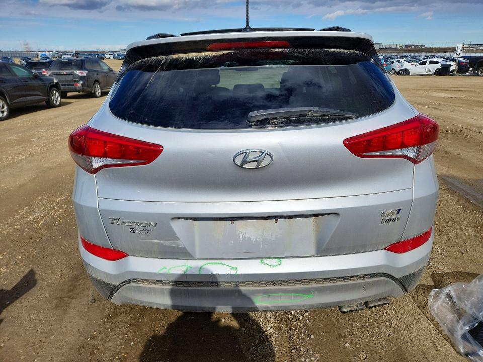 2017 Hyundai Tucson VIN KM8J3CA28HU450315 COPART salvage auction — VANDALISM, AB - BOS - SALVAGE, sold $6,700 on 2026-07-16 (photo 6)