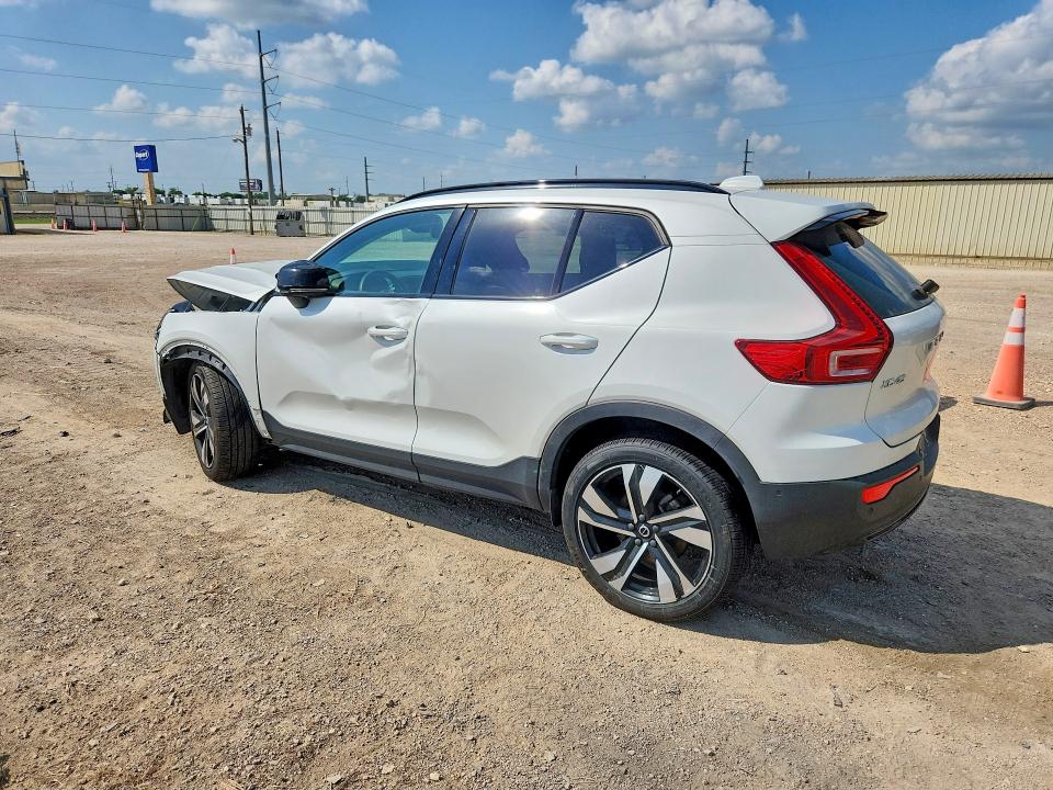 2023 Volvo Xc40 VIN YV4L12UX2P2977293 COPART salvage auction — FRONT END, Tx - Salvage Vehicle Title, sold $2,300 on 2026-07-22 (photo 2)