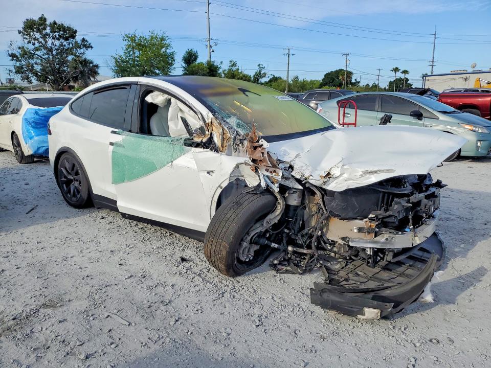 2022 Tesla Model x VIN 7SAXCBE60NF355101 COPART salvage auction — FRONT END, Fl - Cert Of Title Slvg Rebuildable, sold $10,500 on 2026-07-24 (photo 4)