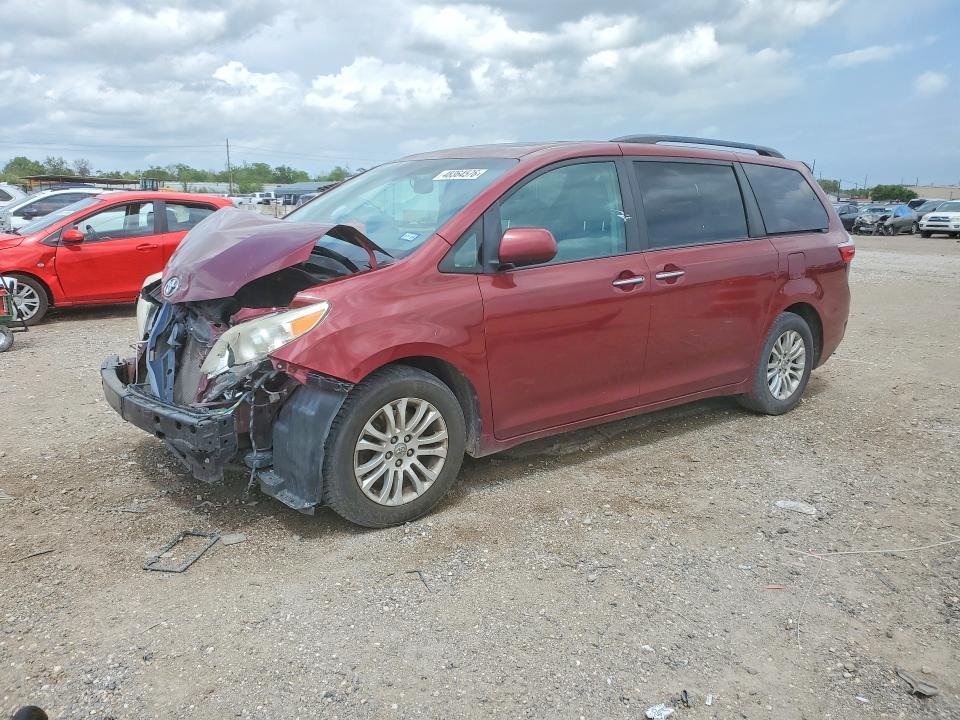 2017 Toyota Sienna VIN 5TDYZ3DC0HS852422 COPART salvage auction — FRONT END, Tx - Salvage Vehicle Title, sold $5,100 on 2026-07-06 (photo 1)