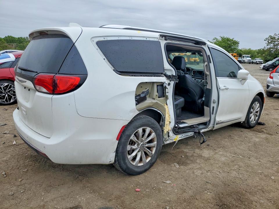 2019 Chrysler Pacifica VIN 2C4RC1BGXKR539930 COPART salvage auction — SIDE, Md - Cert Of Salvage > 75% Damage, sold $2,750 on 2026-07-02 (photo 3)