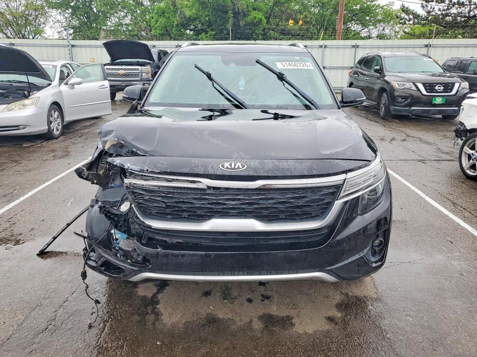 2021 Kia Seltos VIN KNDEUCAAXM7077913 COPART salvage auction — FRONT END, OH, sold $80 on 2026-07-29 (photo 5)