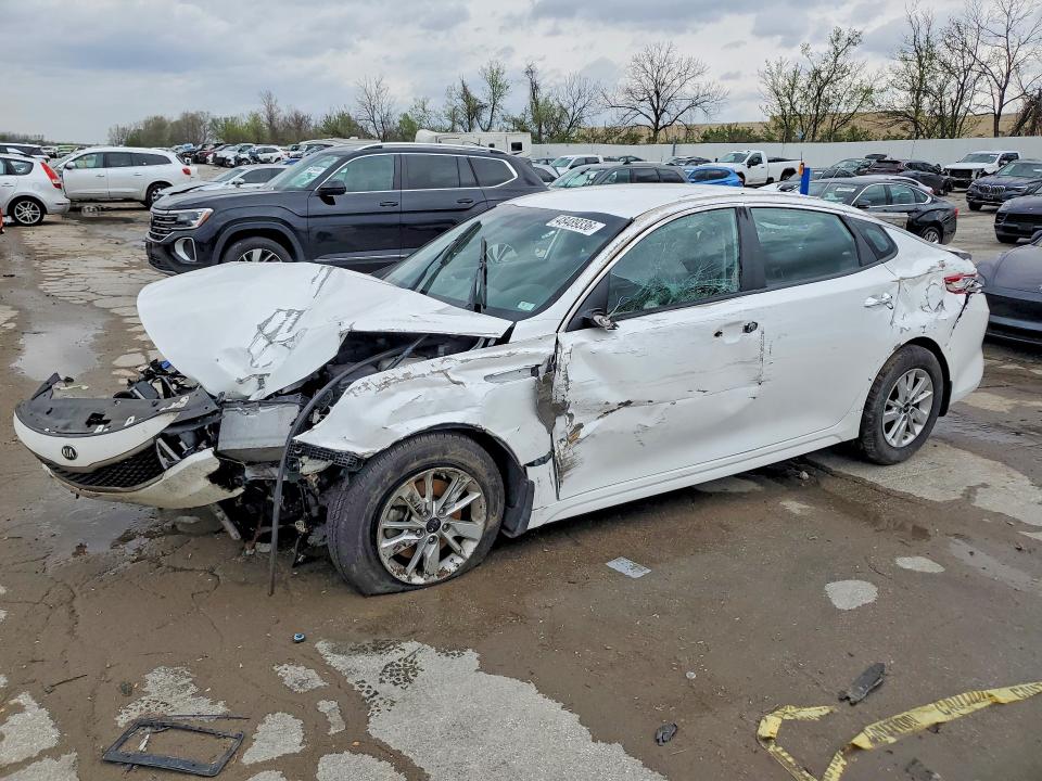 2018 Kia Optima VIN 5XXGT4L38JG204872 — COPART salvage auction photo
