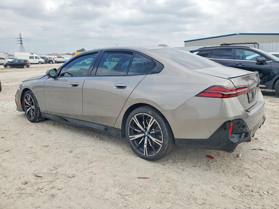 2026 BMW 5er VIN WBA43FJ06TCV41290 COPART salvage auction — FRONT END, Tx - Salvage Vehicle Title, sold $29,250 on 2026-07-24 (photo 2)