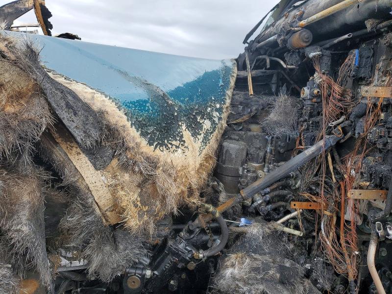 2012 Freightliner Cascadia VIN 1FUJGLDRXCSBC3962 COPART salvage auction — BURN, CA - NON-REPAIRABLE VEHICLE CERT, sold $900 on 2026-08-27 (photo 7)