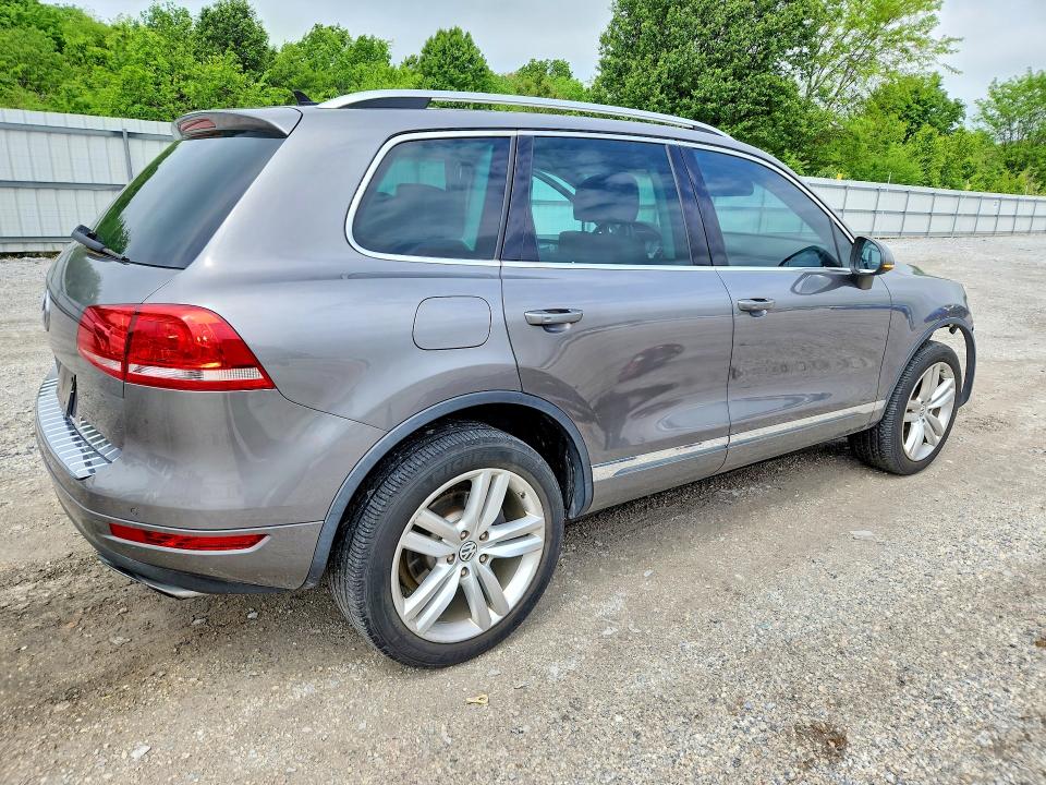 2011 Volkswagen Touareg VIN WVGFF9BP6BD000664 COPART salvage auction — FRONT END, Ar - Certificate Of Title, sold $1,150 on 2026-08-10 (photo 3)