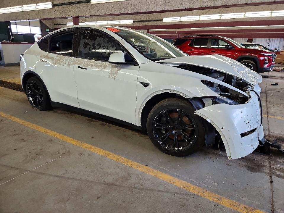 2020 Tesla Model y VIN 5YJYGDEE3LF017097 COPART salvage auction — FRONT END, Il - Certificate Of Title, sold $4,250 on 2026-07-20 (photo 4)