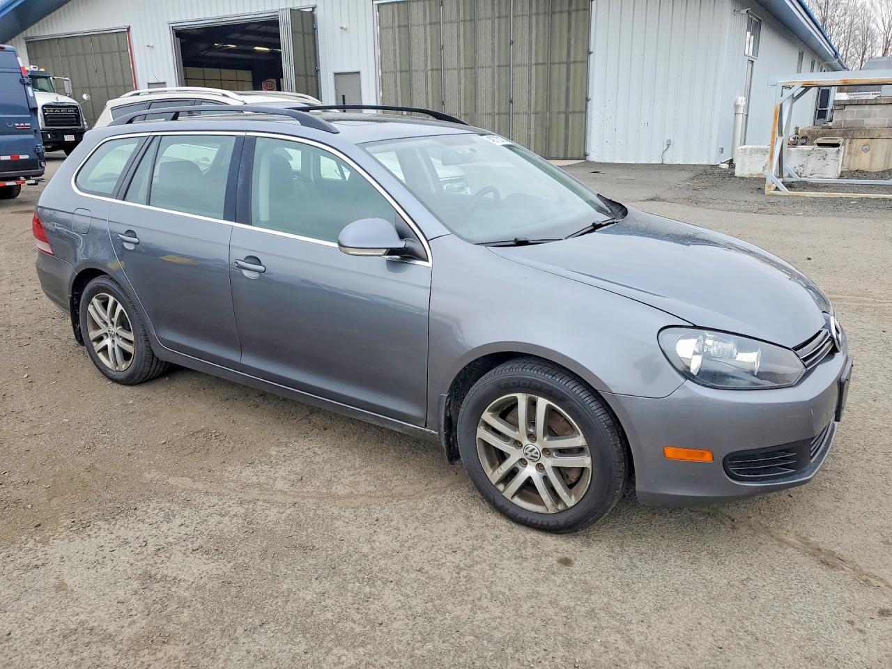 2013 Volkswagen Jetta VIN 3VWPL7AJXDM642327 COPART salvage auction — Minor Dent/Scratches, VT - CERTIFICATE OF TITLE, sold $1,100 on 2026-09-10 (photo 4)