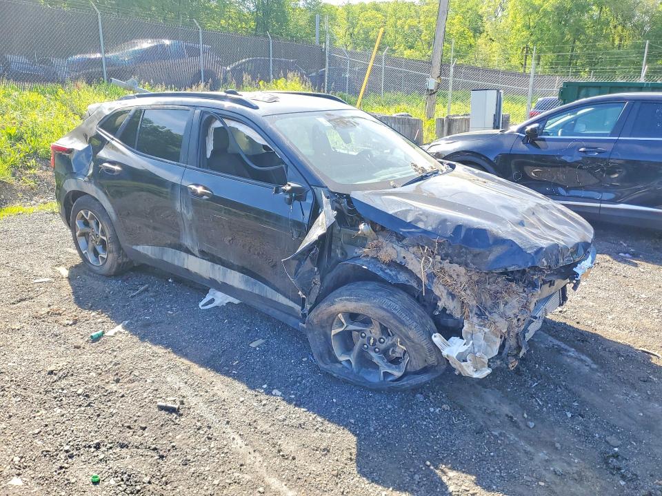 2025 Chevrolet Trax VIN KL77LHEP3SC232536 COPART salvage auction — ROLLOVER, Tn - Non-Repairable Certificate, sold $3,750 on 2026-07-09 (photo 4)
