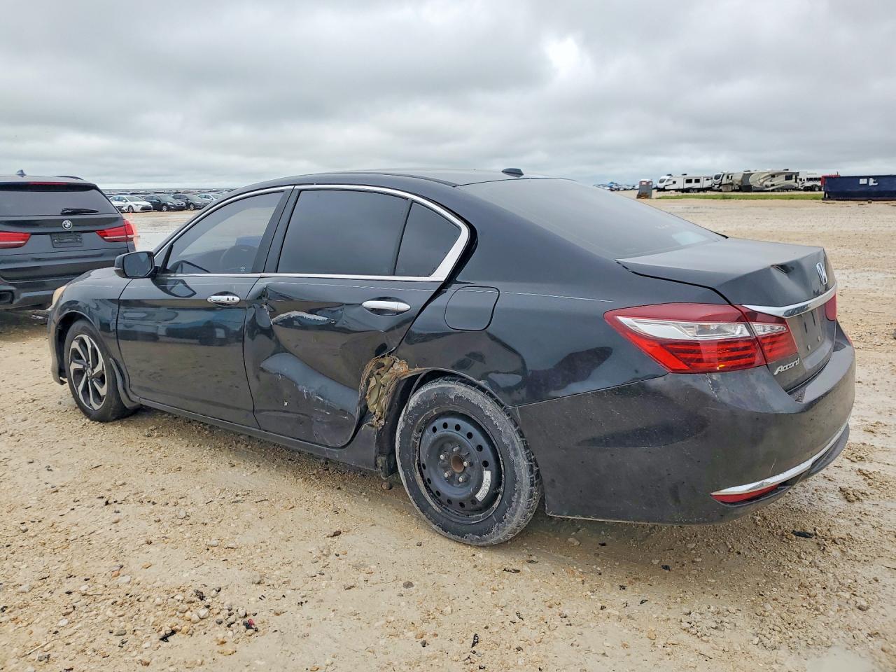 2016 Honda Acc S Ex VIN 1HGCR2F08GA133620 COPART salvage auction — Side, TX - SALVAGE VEHICLE TITLE (P), sold $2,300 on 2026-07-09 (photo 2)