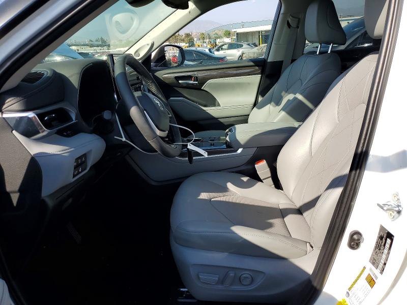 2026 Toyota Highlander VIN 5TDEBRCHXTS700146 COPART salvage auction — REAR END, Salvage Title, sold $33,250 on 2026-07-15 (photo 7)