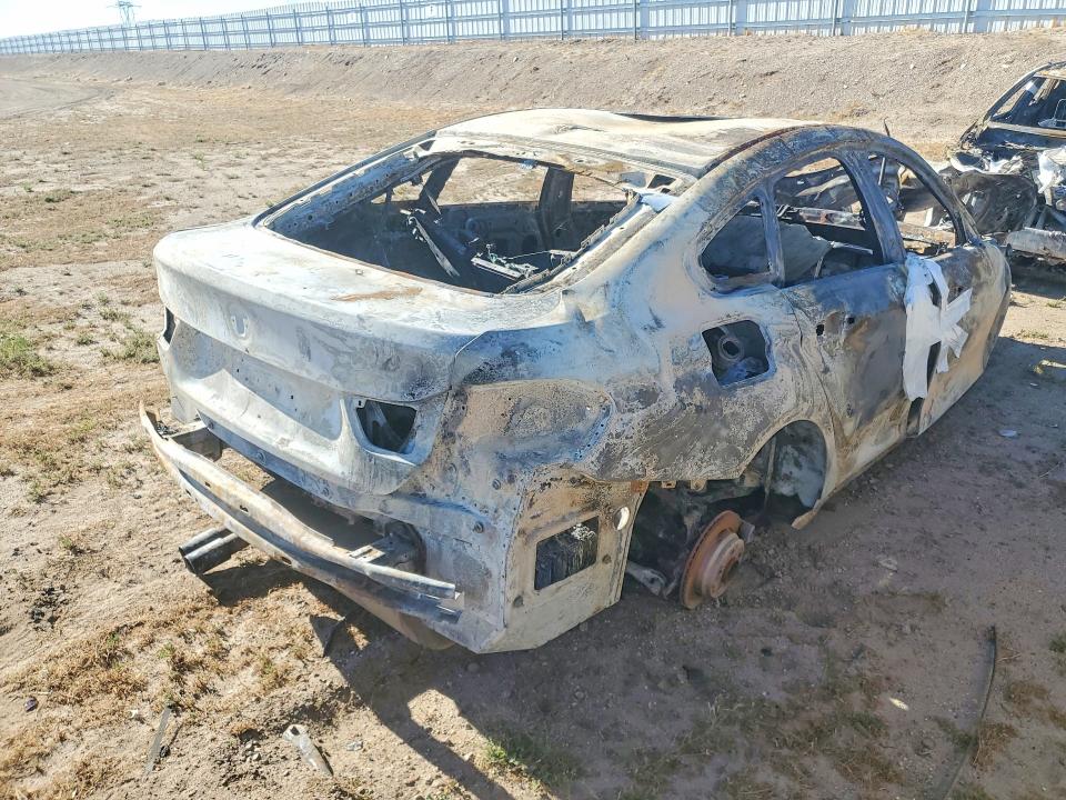2018 BMW 4 series VIN WBA4J1C53JBG80929 COPART salvage auction — BURN, Ca - Non-Repairable Vehicle Cert, sold $175 on 2026-07-20 (photo 3)