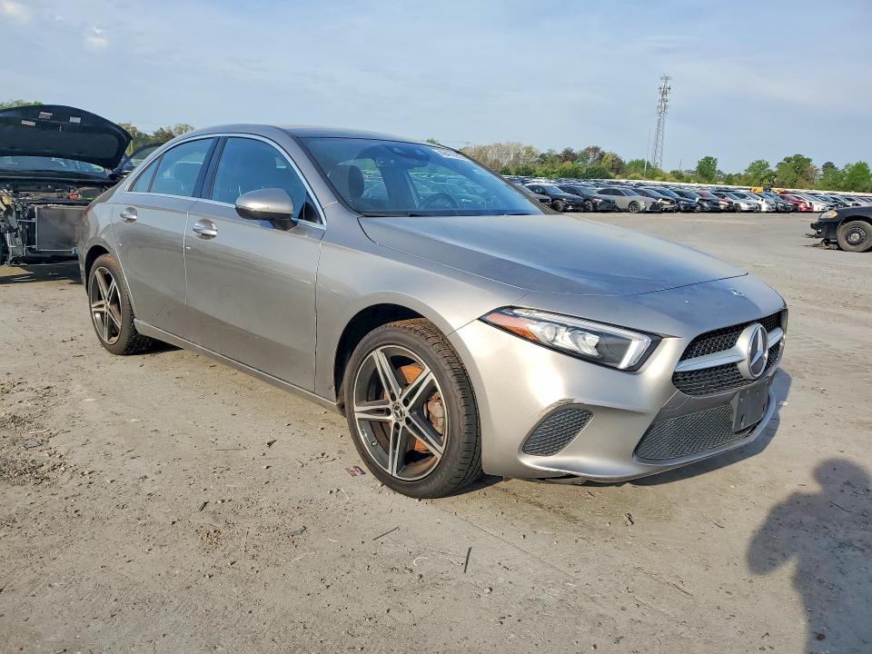 2019 Mercedes-benz A-klasse VIN WDD3G4FB9KW015286 COPART salvage auction — MINOR DENT/SCRATCHES, Md - Certificate Of Title, sold $8,800 on 2026-07-17 (photo 4)