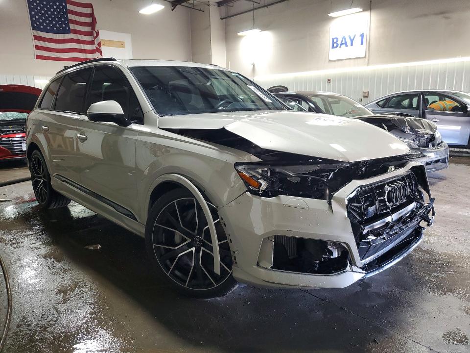 2023 Audi Q7 VIN WA1VXBF76PD024270 COPART salvage auction — FRONT END, Il - Salvage Certificate, sold $24,200 on 2026-07-07 (photo 4)