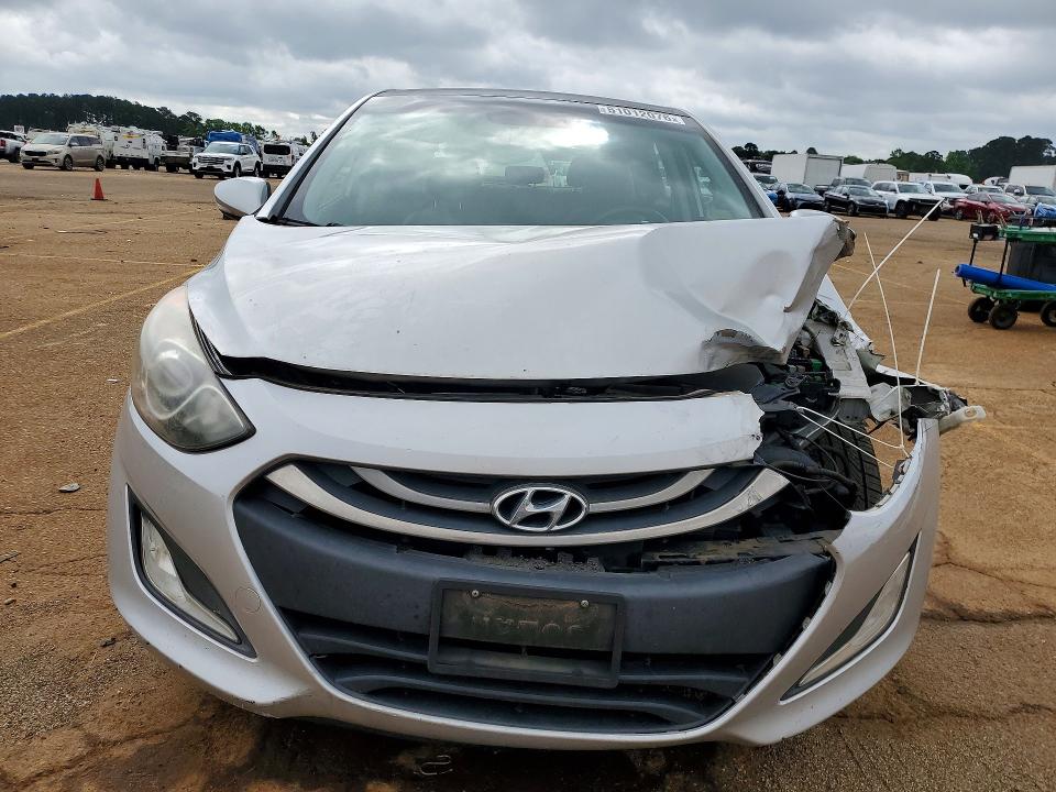 2013 Hyundai Elantra VIN KMHD35LE4DU097419 COPART salvage auction — FRONT END, Tx - Salvage Vehicle Title, sold $325 on 2026-07-04 (photo 5)
