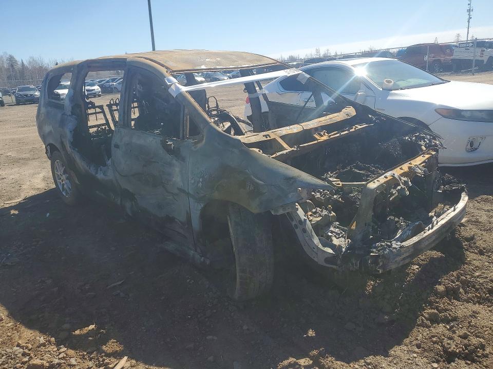 2022 Chrysler Grand caravan VIN 2C4RC1ZG5NR108339 COPART salvage auction — BURN, Qc - Irrecuperable, sold $325 on 2026-07-09 (photo 4)