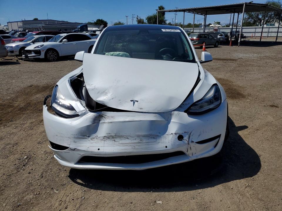 2022 Tesla Model y VIN 7SAYGDEE1NF363462 COPART salvage auction — FRONT END, Salvage Title, sold $125 on 2026-07-21 (photo 5)