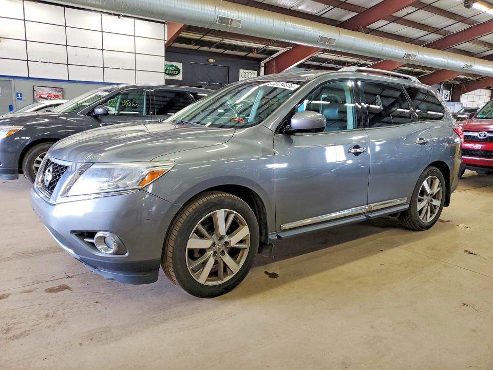 2016 Nissan Pathfinder VIN 5N1AR2MM3GC612071 COPART salvage auction — MINOR DENT/SCRATCHES, CT - CERTIFICATE OF TITLE, sold $3,500 on 2026-07-09 (photo 1)